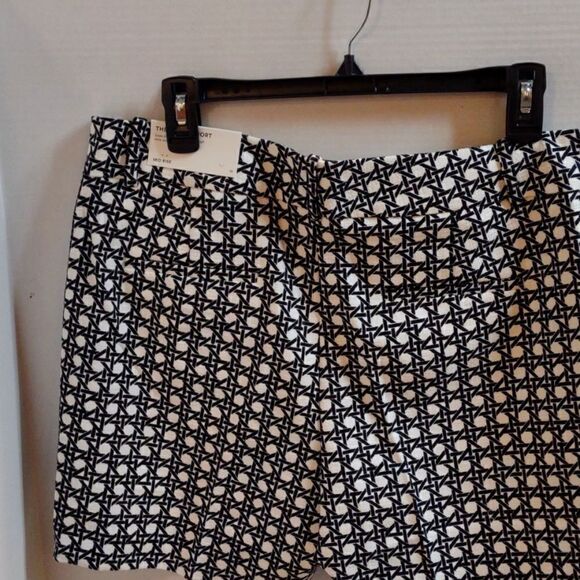 Ann Taylor Size 10 Shorts The Metro Short NWT. W1 - Picture 2 of 11